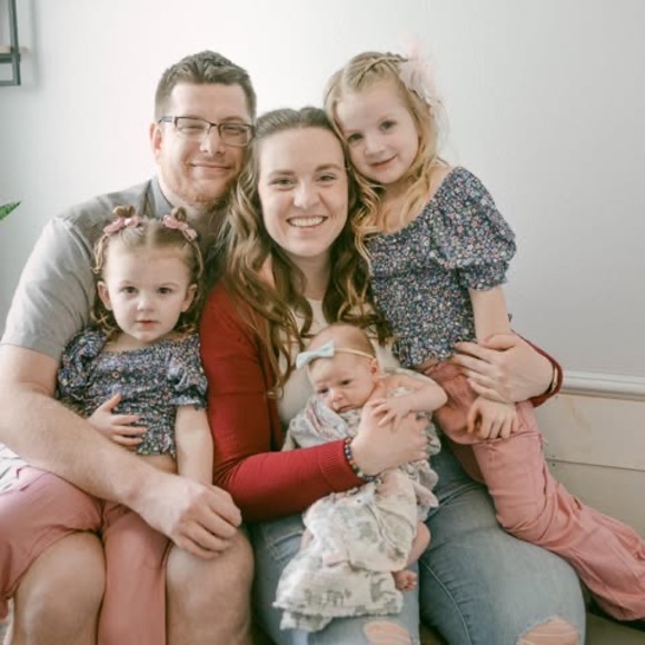 Meet your Posher, Britney - Picture 1 of 1